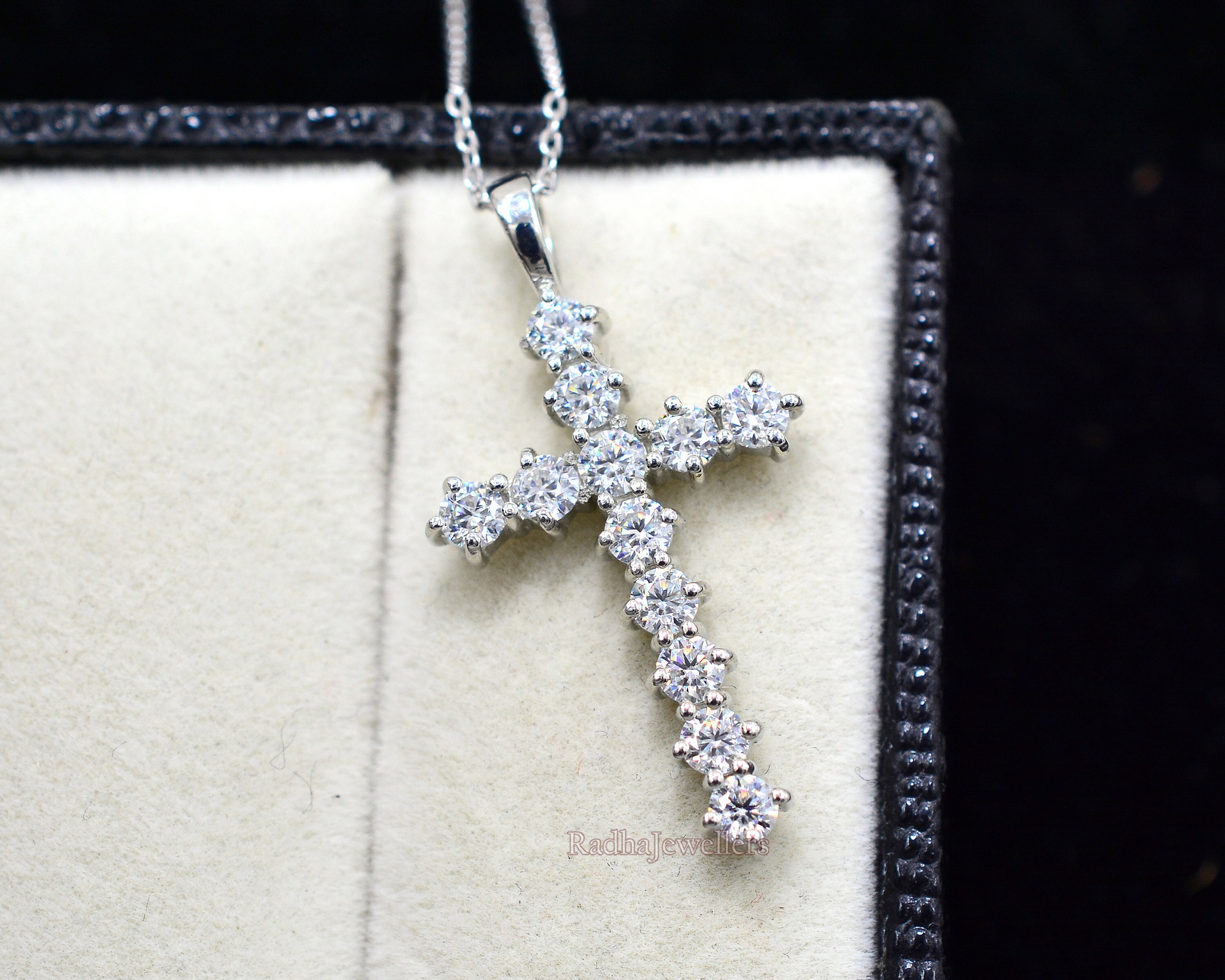 Collana Con Pendente Croce In Argento 925 E Moissanite 2 Ct - Giorno Di Natale - Animas Jewels