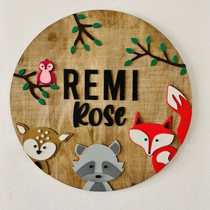 Plaque nominative Woodland Nursery | Enseigne de pépinière Woodland | Créatures des bois | Enseigne personnalisée pour chambre d&#39;enfant| prénom pour chambre d&#39;enfant à thème boisé | Animaux