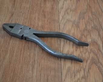 Vintage British Made Unsleeved Combination Pliers 6"