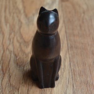 Vintage Carved Rosewood Cat 8.5cm