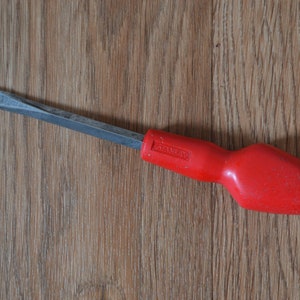 Vintage Stanley Red Handled No. 5007-4 Square Shafted 4in x 9/32&quot; Flathead Screwdriver