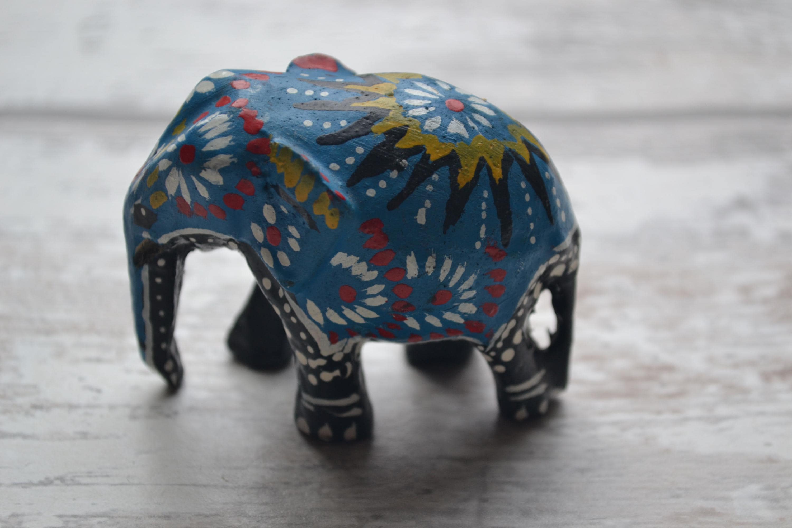 ヴィンテージ 小さな手描き彫刻木製象 2 インチ - Etsy 日本