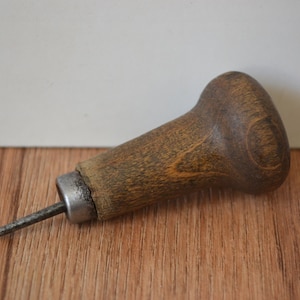 Vintage kleine 60 cm gedrechselte Hartholz-Nähahle