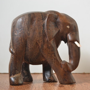 Vintage gesneden houten olifant 4&quot;
