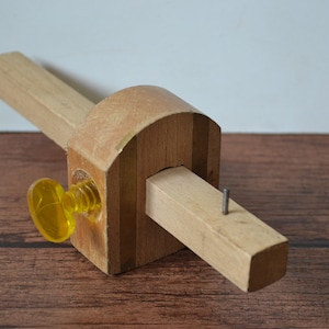 Vintage CK 3542 8&quot; Wood & Brass Marking Gauge