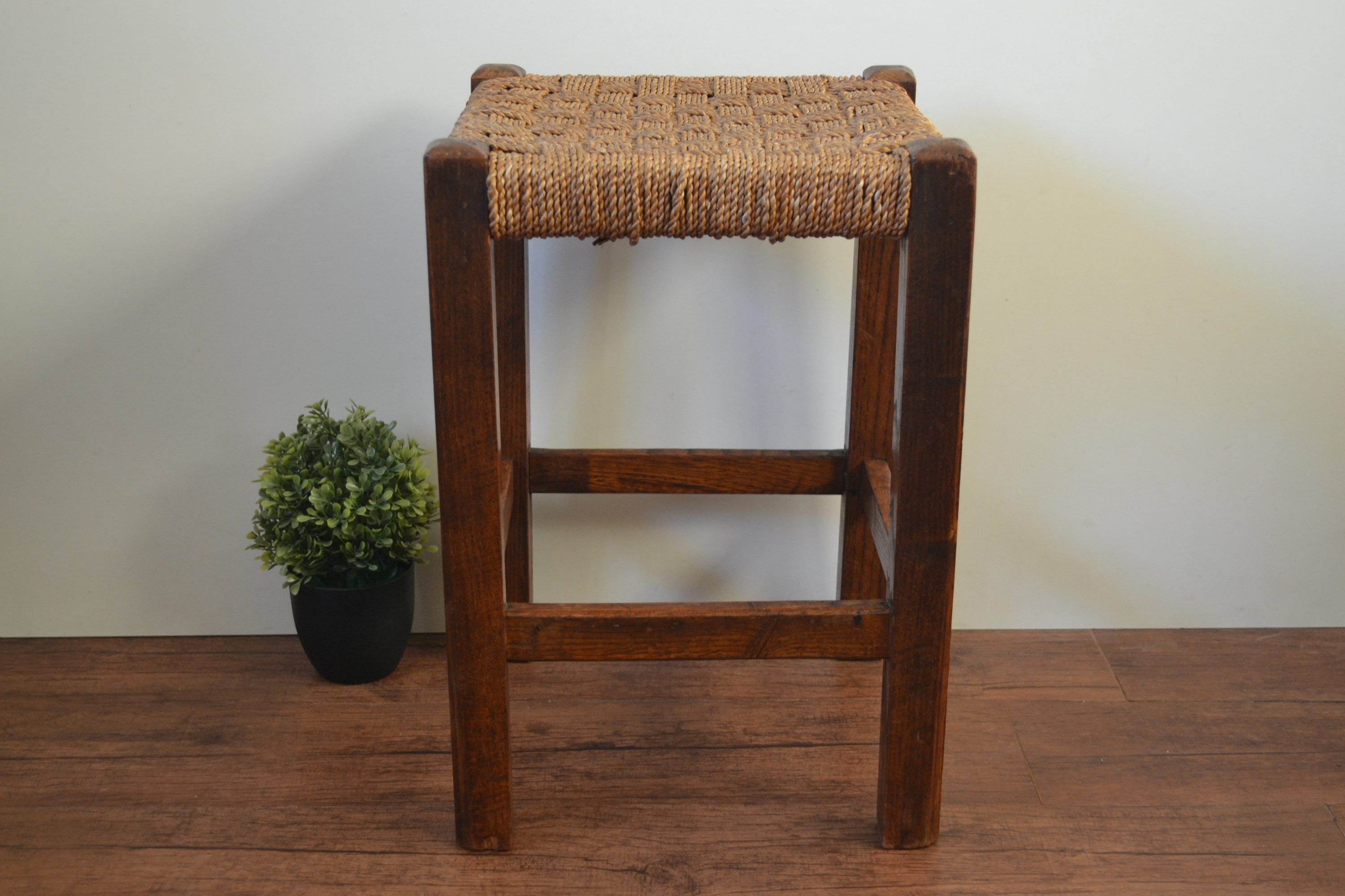 Rush weave 2024 counter stool