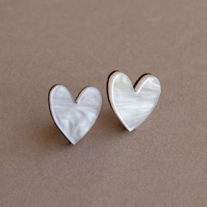 I Heart You Weißer Marmor Ohrstecker, Acryl Ohrringe, Valentinstag Geschenk, Galentines Geschenk Schmuck