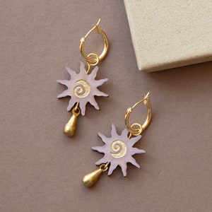 Sol Sun Swirl Hoop Earrings in Dusky Lilac  - Perfect gift for sun lovers