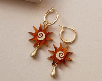 Sol Sun Swirl Hoop Earrings in Tortoise Amber - Perfect gift for sun lovers