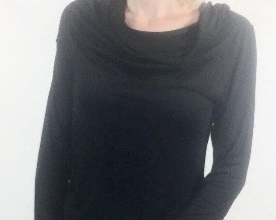 Women top/ White top/ Long sleeve top / Black tops for women/ Turtleneck top