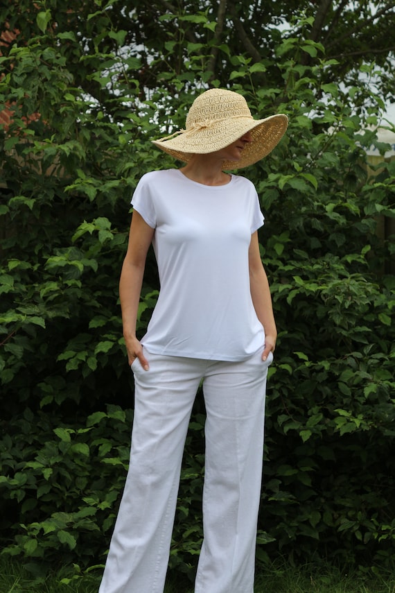 Summer top/ Sleeveles top/ Womes top / White top / White womens top / White blouse for women