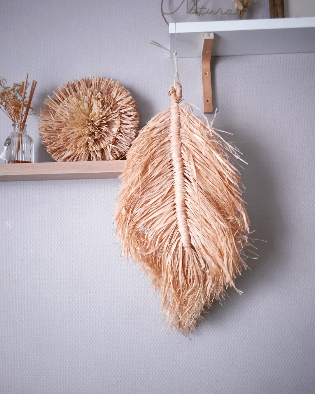 Plume Esperanza Murale - Tissage Raphia Naturel Thème Boho Bohème