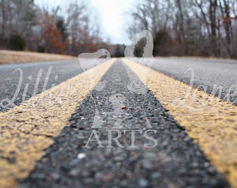 Enfoque en la línea central: Foto de carretera en otoño melancólico / Impresión de asfalto texturizado / Descarga digital
