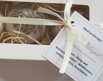 Badekugel/Badebombe 3x 75 g mit Kokosöl, Honig und Buttermilchpulver - Wildblumen, Lavendelblüten, Rosenblätter, Geschenk, Muttertag 