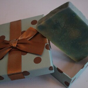 Eine tolle Seife em schöner Geschenkverpackung, erfrischend, Vegan ohne Plastik, ohne Tierversuche, ohne synthetische Duft,, ohne Silikone,