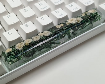Resin Artisan Spacebar: Real Moss and Baby's Breath, OEM 6.25u