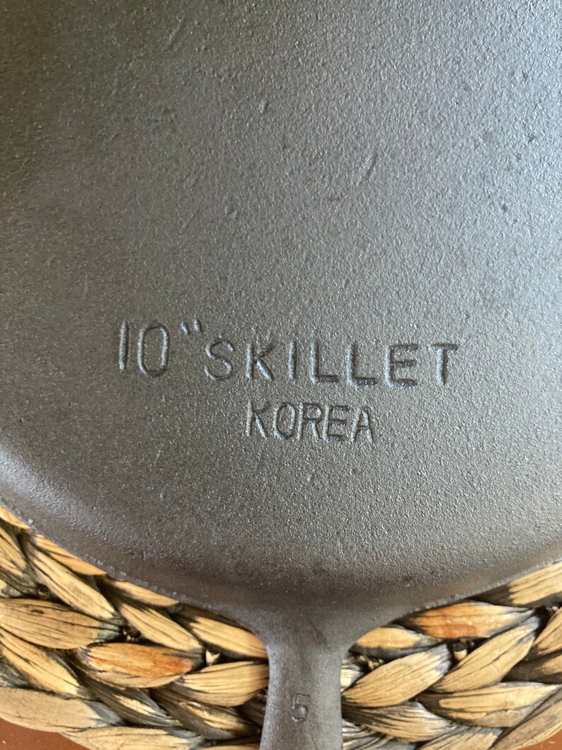 Vintage Cast Iron Skillet/made in Korea/marked SUN/ 10 Inch Skillet