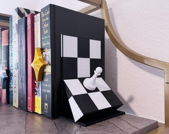 Chess Queen and Pawn Bookend