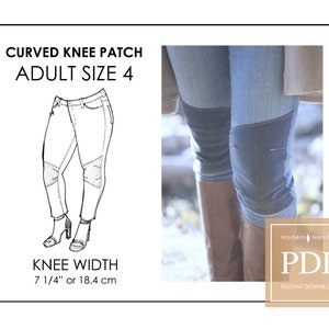 Op de afbeelding: Een digitaal downloadpatroon voor een gebogen kniepleister voor een volwassen maat 4 jeans. Het patroon bevat een lijntekening van een jeans met een kniepleister en de tekst "CURVED KNEE PATCH ADULT SIZE 4". De kniepleister is 7 1/4 inch of 18,4 cm breed.
