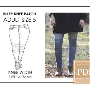 Peut inclure: Un dessin au trait noir et blanc d'un jean avec des empiècements de genoux de motard. La largeur du genou est de 7 5/8 pouces ou 19,4 cm. L'image montre également une photo d'une personne portant un jean avec des empiècements de genoux de motard. Le texte "Biker Knee Patch Adult Size 5" et "Knee Width 7 5/8" or 19.4 cm" est inclus dans l'image. Le texte "Modern Mending PDF Instant Download" est également inclus dans l'image.