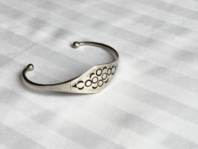 Kiffa bracelet: Unisex, adjustable and water-resistant to layer image 4