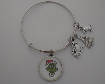 grinch charm bracelet