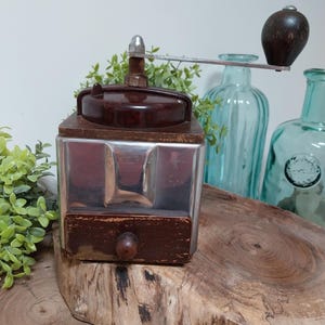 Vintage Franse Peugeot-koffiemolen: keukendecoratie