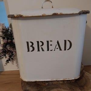 Large English enamel bread bin, bread storage, kitchen storage, English Enamel, English Kitchen