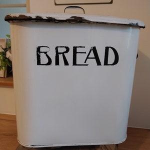 Large vintage enamel English bread bin, bread, bread storage, kitchen storage, enamel, enamel storage, Enamel Kitchen, Country Kitchen