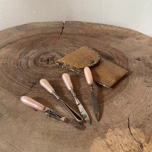 Kleines Vintage Maniküre Set, Maniküre, Schlafzimmer Dekoration, Sammlerstücke