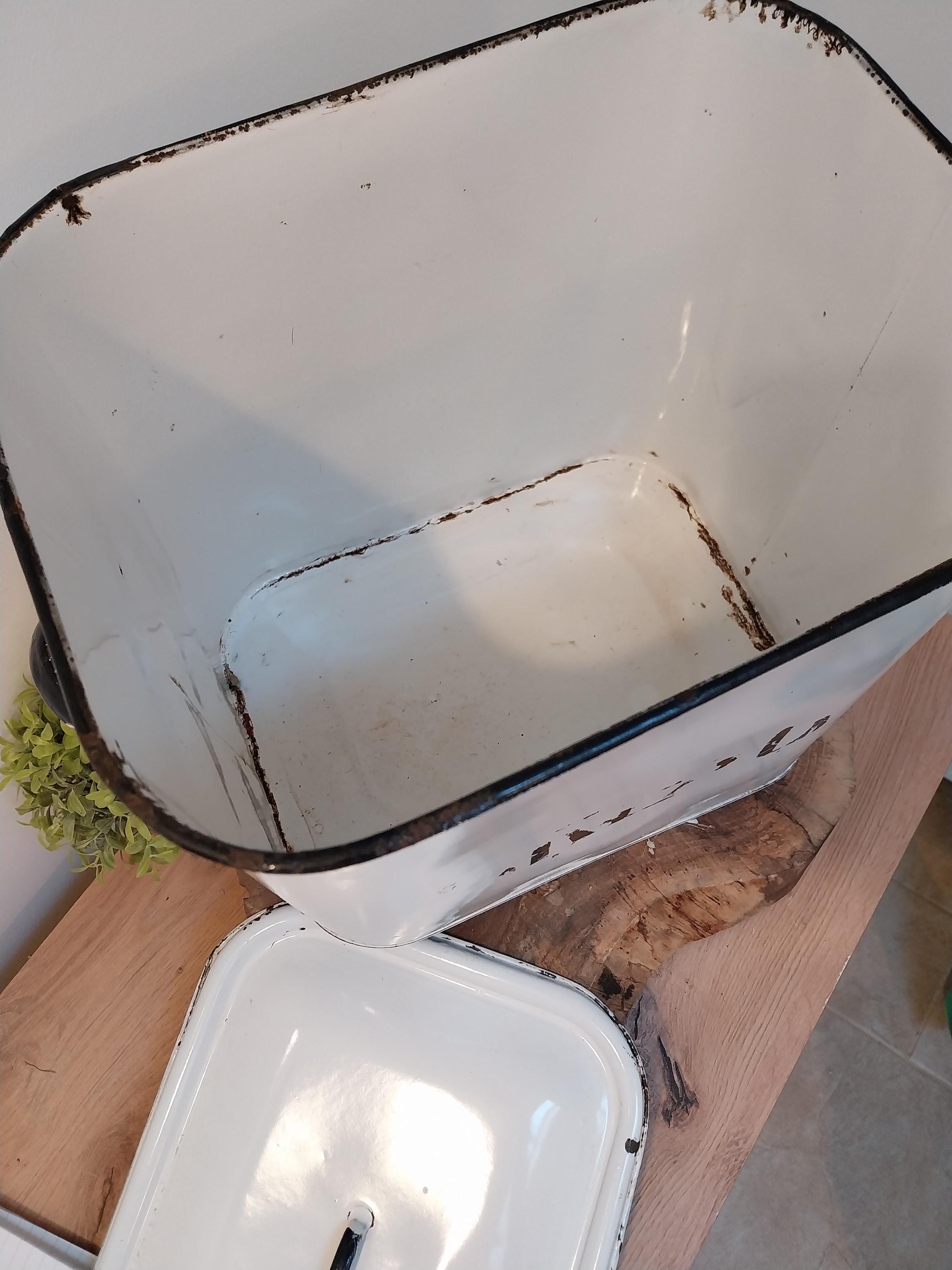 ヴィンテージの英国製エナメルブレッドビン：カントリーキッチン収納