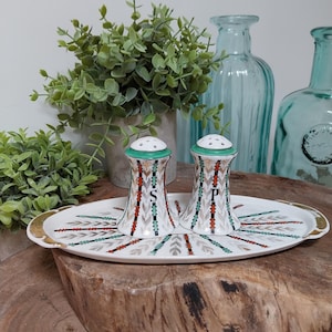 Ceramic Salt and Pepper Shakers with Tray: Kitchen Decoration