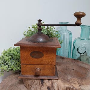 Vintage Peugeot Coffee Grinder: French Kitchen Decoration
