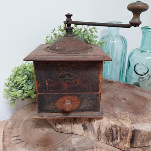 Vintage Peugeot Coffee Grinder: French Kitchen Decoration