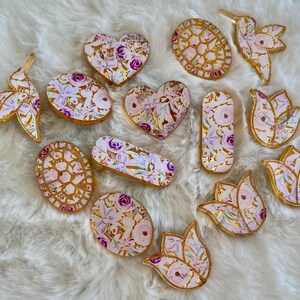acrylic floral laser cut hummingbird and turtle cabochons image 4