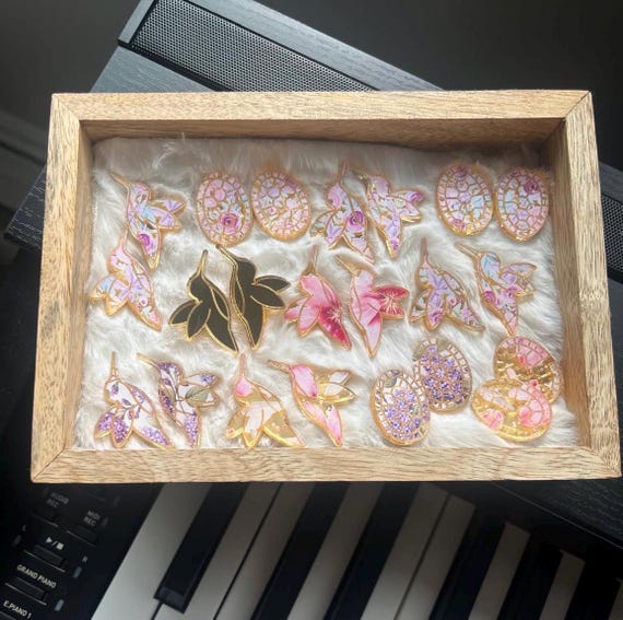 acrylic floral laser cut hummingbird and turtle cabochons