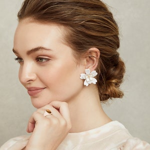 Floral Stud Earring image 1