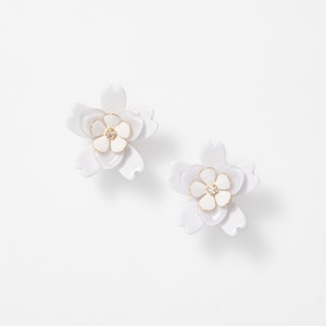 Floral Stud Earring image 2