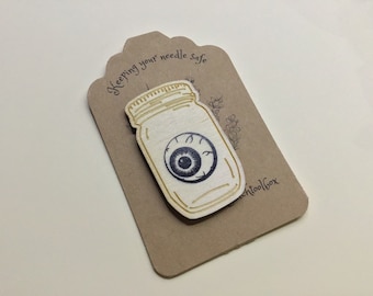 Wooden needleminder