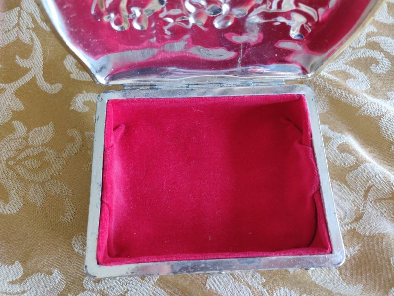 European Style Silver Jewelry Box with Relief Engraving and Velvet Interior