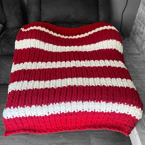 Handmade Finger Knit Blanket, Blanket, Holiday, Home Decor, red and white