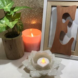 Świecznik na tealight w kształcie lotosu