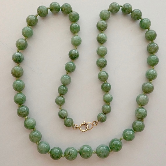 Jadeite Graduated Beads (Natural-Untreated)