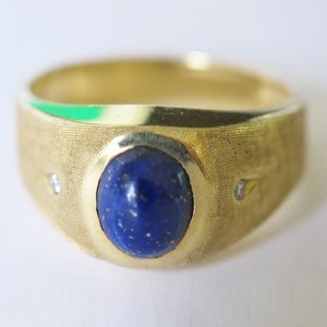 Lapis Lazuli Cab, 14K Gold w/ White, Round Natural Diamond Side Stones
