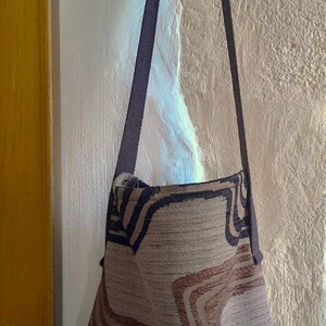 LE PETIT SAC - lange Umhängetasche aus doppelseitigem Jacquardgewebe - einzigartiges Modell