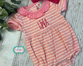 Burbuja de rayas rosas y blancas, mono rosa y blanco bonito, mono personalizado, mono de bebé con monograma, bonito conjunto de bebé, monograma clásico