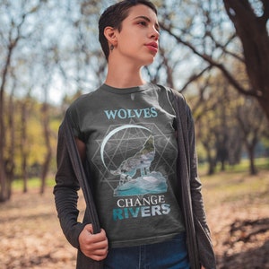 Women&#39;s T-shirt Wolves changes rivers