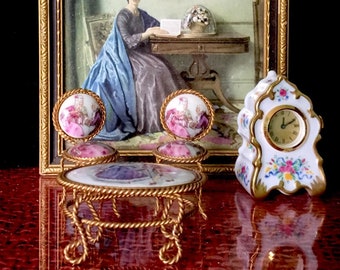 Ensemble chaise et table miniatures romantiques antiques en porcelaine de limoges . Rares