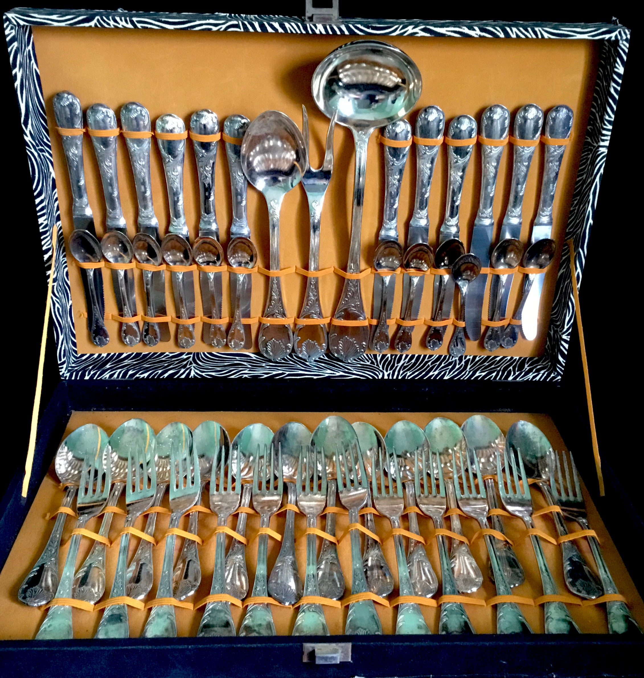 Cubertería plateada italiana 51 piezas con caja original España