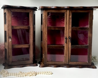 Vitrine antique française en bois pour collection de miniatures